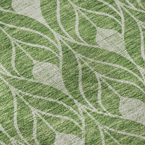 HomeRoots 8' Green And Ivory Geometric Round Rug - Washable, UV Protected, Perfect for High-Traffic Spaces! 674014