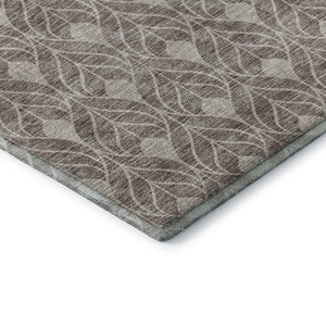 HomeRoots 8' Taupe and Beige Geometric Round Rug - Washable, UV Protected, Durable for High-Traffic Areas 674044