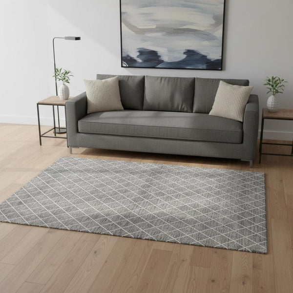 HomeRoots 5' Gray and Ivory Geometric Area Rug - Washable, UV Protected, Stain Resistant for Modern Homes 674079
