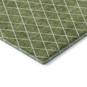 HomeRoots 8' Stylish Green and Ivory Geometric Round Rug - Machine Washable, UV Protected, Stain Resistant! 674086