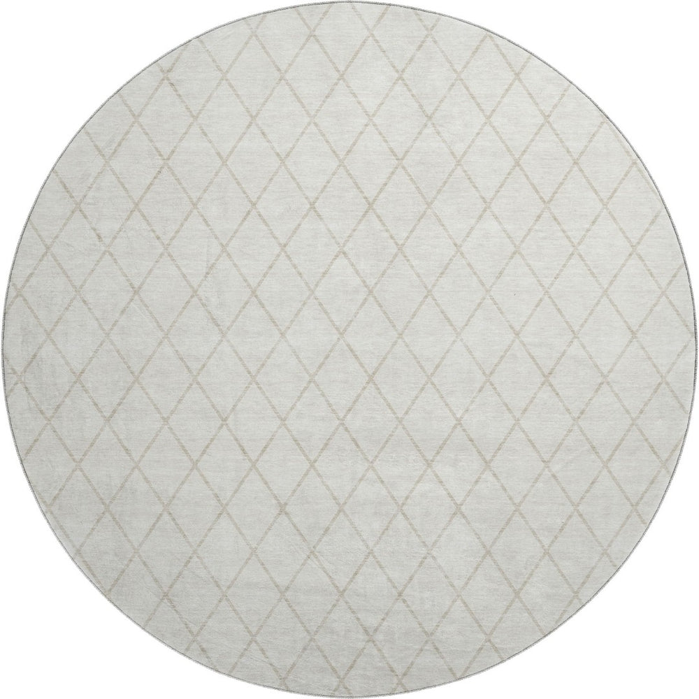 HomeRoots 8' Ivory and Beige Geometric Round Rug - Washable, UV Protected, Stain Resistant for High Traffic Homes 674092