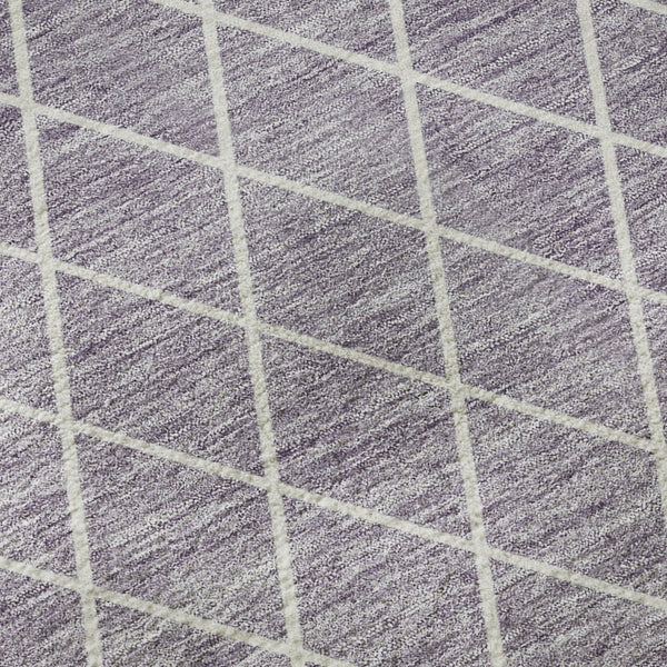 HomeRoots 8' Lavender And Ivory Geometric Washable Round Rug - Stylish, Durable, UV-Protected for Daily Use 674098