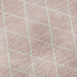 HomeRoots 8' Pink And Ivory Geometric Washable Round Rug – Stylish, Durable, Stain-Resistant with UV Protection 674116