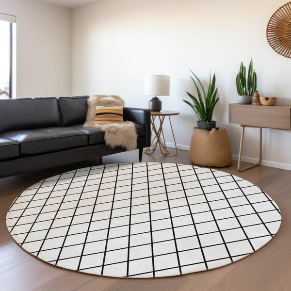 HomeRoots 8' Modern Geometric Washable Round Rug with UV Protection - Durable, Stain-Resistant, Ideal for High-Traffic Areas 674134