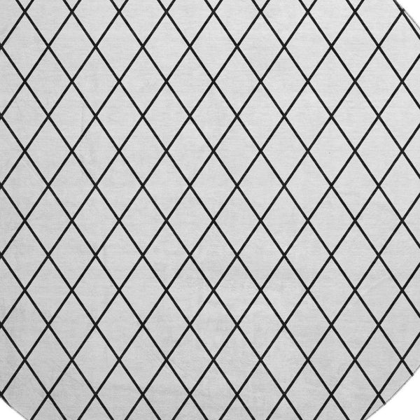 HomeRoots 8' Modern Geometric Washable Round Rug with UV Protection - Durable, Stain-Resistant, Ideal for High-Traffic Areas 674134