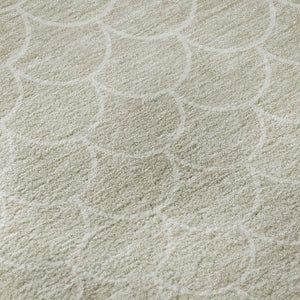 HomeRoots 8' Beige and Ivory Geometric Round Rug - Washable, UV-Protected, Stylish, and Durable for Any Room! 674140