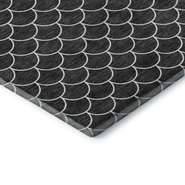 HomeRoots 8' Black And Ivory Geometric Round Rug - Washable, UV Protected, Durable & Stylish for Busy Homes 674146