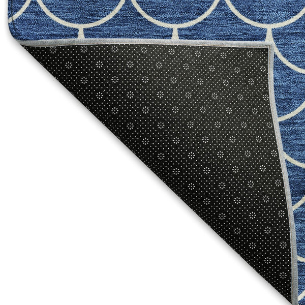 HomeRoots 8' Blue And Ivory Geometric Round Rug - Washable, UV Protected, Durable Design for Modern Spaces 674152