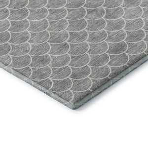 HomeRoots 8' Gray and Ivory Geometric Round Rug - Washable, UV-Protected, Durable for High-Traffic Areas 674164