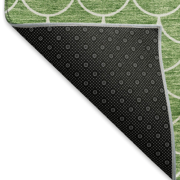 HomeRoots 8' Green and Ivory Geometric Round Rug - Washable, UV-Protected, Stylish & Durable for High-Traffic Areas 674170