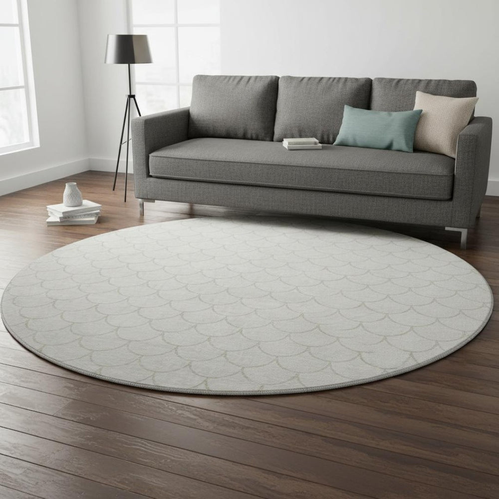 HomeRoots 8' Ivory and Beige Geometric Round Rug - Washable, UV Protected, Stain Resistant for High-Traffic Areas 674176