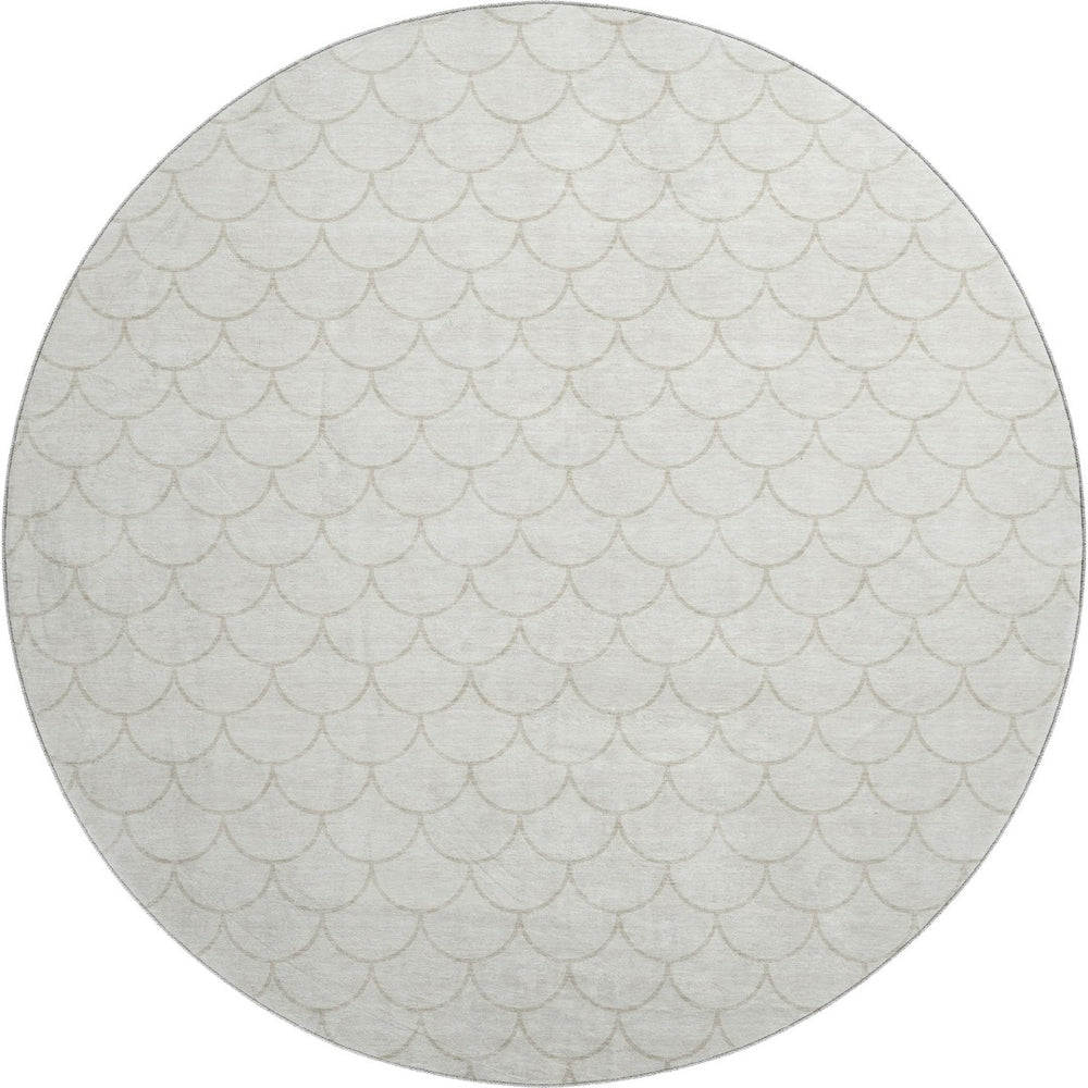 HomeRoots 8' Ivory and Beige Geometric Round Rug - Washable, UV Protected, Stain Resistant for High-Traffic Areas 674176