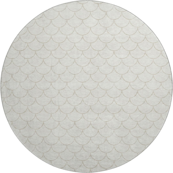 HomeRoots 8' Ivory and Beige Geometric Round Rug - Washable, UV Protected, Stain Resistant for High-Traffic Areas 674176