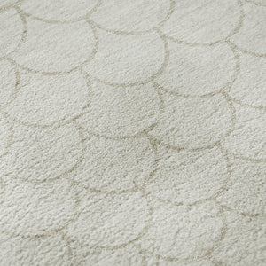 HomeRoots 8' Ivory and Beige Geometric Round Rug - Washable, UV Protected, Stain Resistant for High-Traffic Areas 674176