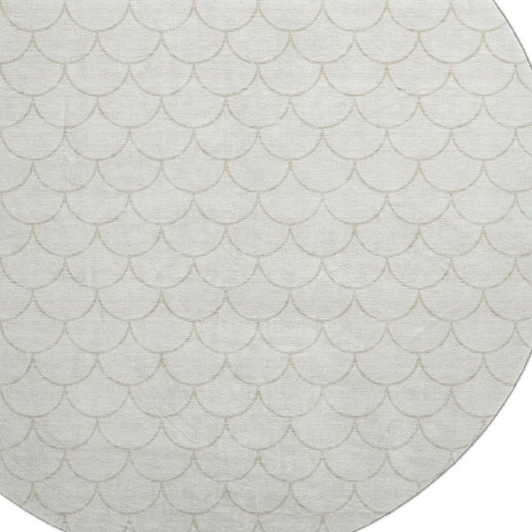 HomeRoots 8' Ivory and Beige Geometric Round Rug - Washable, UV Protected, Stain Resistant for High-Traffic Areas 674176