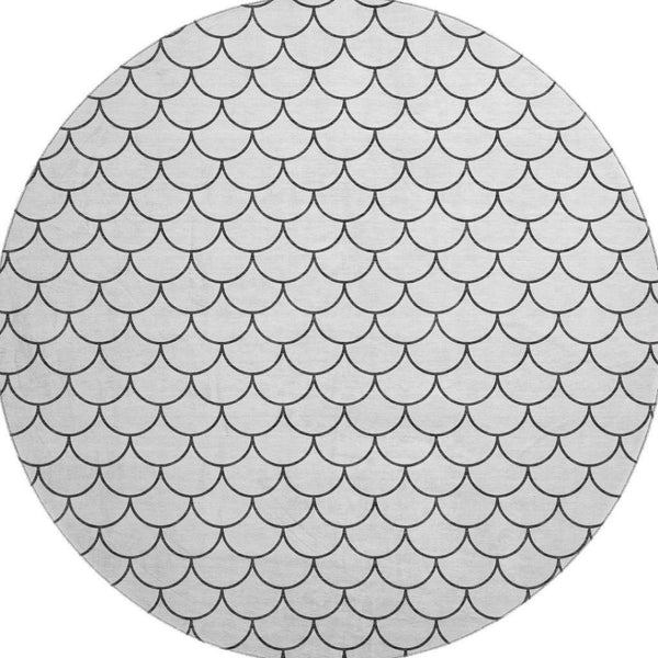 HomeRoots 8' Stylish White and Gray Geometric Washable Round Rug with UV Protection for Modern Homes 674200