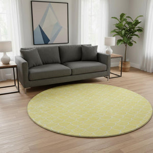 HomeRoots 8' Yellow and Ivory Geometric Round Rug – Washable, UV-Protected, Stylish for High-Traffic Areas! 674206