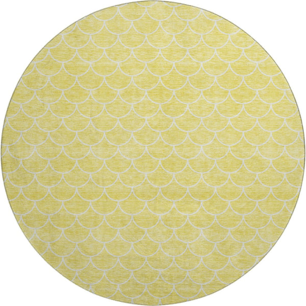 HomeRoots 8' Yellow and Ivory Geometric Round Rug – Washable, UV-Protected, Stylish for High-Traffic Areas! 674206