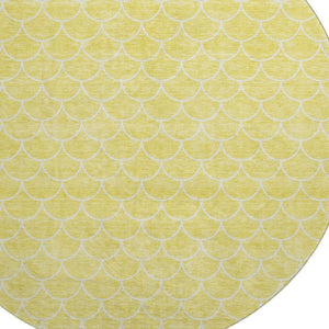 HomeRoots 8' Yellow and Ivory Geometric Round Rug – Washable, UV-Protected, Stylish for High-Traffic Areas! 674206