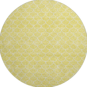HomeRoots 8' Yellow and Ivory Geometric Round Rug – Washable, UV-Protected, Stylish for High-Traffic Areas! 674206