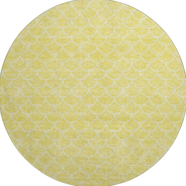 HomeRoots 8' Yellow and Ivory Geometric Round Rug – Washable, UV-Protected, Stylish for High-Traffic Areas! 674206