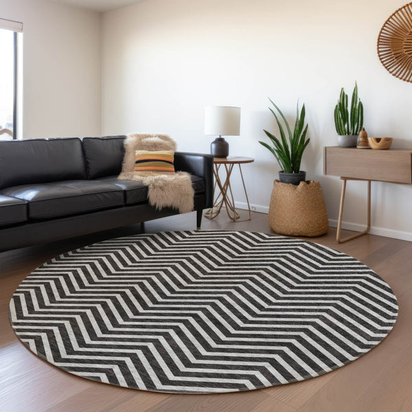 HomeRoots 8' Black And Ivory Chevron Round Rug - UV-Protected, Washable, Durable for High Traffic Spaces! 674224