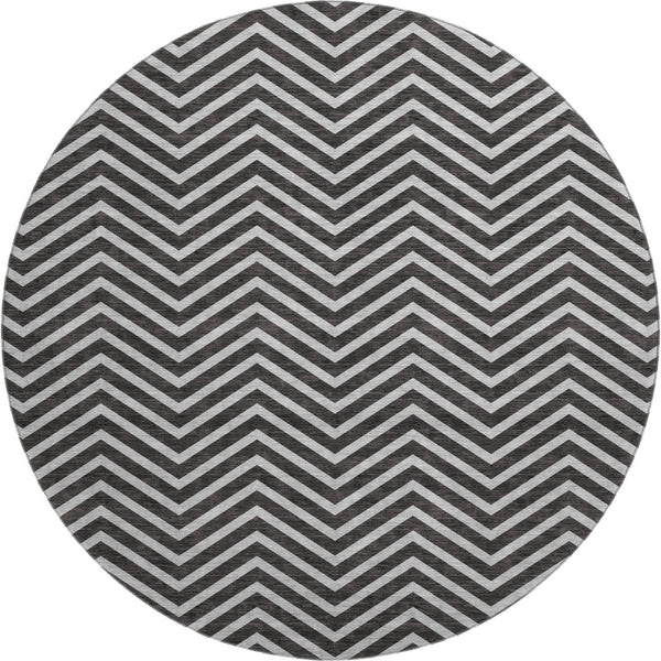 HomeRoots 8' Black And Ivory Chevron Round Rug - UV-Protected, Washable, Durable for High Traffic Spaces! 674224