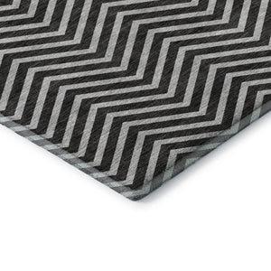 HomeRoots 8' Black And Ivory Chevron Round Rug - UV-Protected, Washable, Durable for High Traffic Spaces! 674224