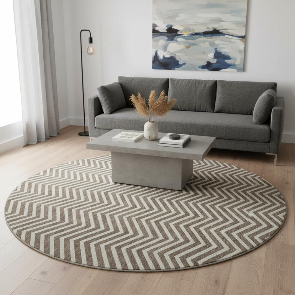 HomeRoots 8' Stylish Brown and Beige Chevron Washable Round Rug - Durable, UV-Protected, Perfect for Families! 674236