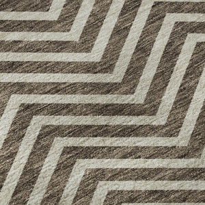 HomeRoots 8' Stylish Brown and Beige Chevron Washable Round Rug - Durable, UV-Protected, Perfect for Families! 674236