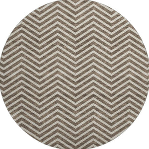 HomeRoots 8' Stylish Brown and Beige Chevron Washable Round Rug - Durable, UV-Protected, Perfect for Families! 674236