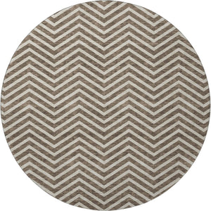 HomeRoots 8' Stylish Brown and Beige Chevron Washable Round Rug - Durable, UV-Protected, Perfect for Families! 674236