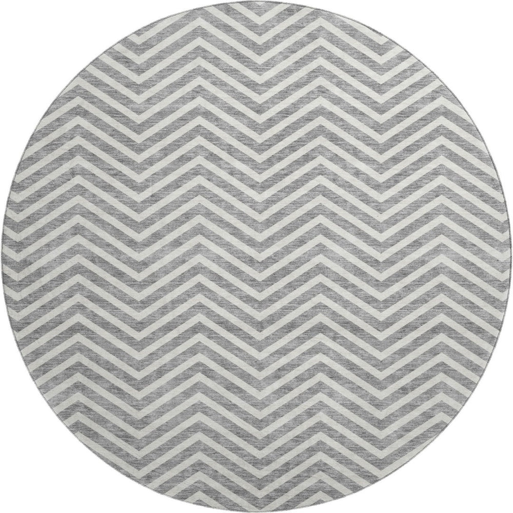 HomeRoots 8' Gray And Ivory Chevron Round Rug – Washable, UV Protected, Soft, Durable, Perfect for High Traffic Areas 674242
