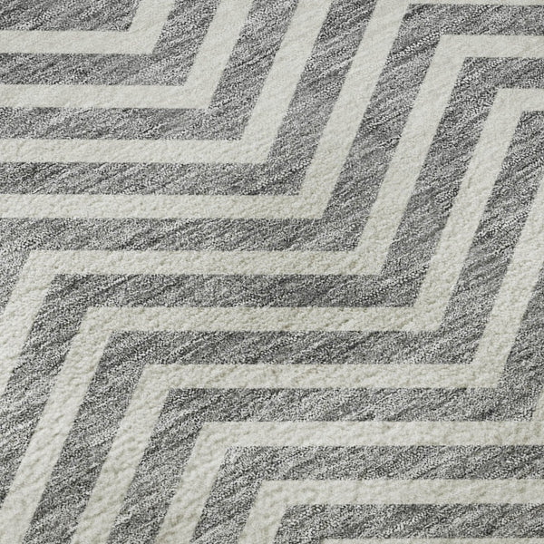 HomeRoots 8' Gray And Ivory Chevron Round Rug – Washable, UV Protected, Soft, Durable, Perfect for High Traffic Areas 674242