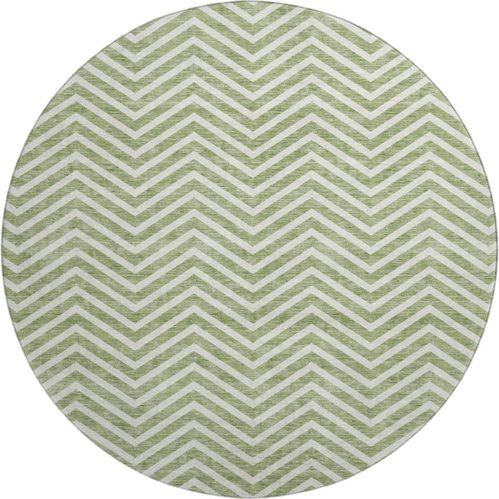 HomeRoots 8' Green and Ivory Chevron Round Rug - Washable, UV-Protected, Ideal for High-Traffic Homes & Spaces 674248