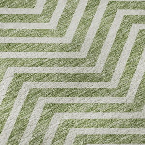 HomeRoots 8' Green and Ivory Chevron Round Rug - Washable, UV-Protected, Ideal for High-Traffic Homes & Spaces 674248