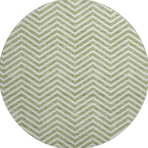 HomeRoots 8' Green and Ivory Chevron Round Rug - Washable, UV-Protected, Ideal for High-Traffic Homes & Spaces 674248