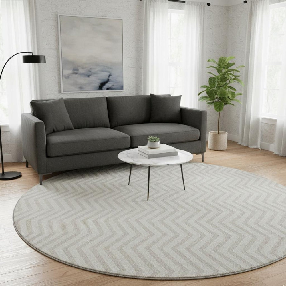 HomeRoots 8' Ivory and Beige Chevron Washable Round Rug - Durable, Stain Resistant, UV Protected for Family Spaces 674254