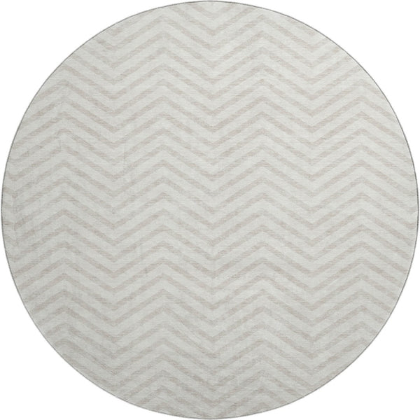 HomeRoots 8' Ivory and Beige Chevron Washable Round Rug - Durable, Stain Resistant, UV Protected for Family Spaces 674254