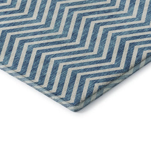 HomeRoots 8' Teal and Ivory Chevron Round Rug - Stylish, Washable, UV-Protected for Homes with Kids & Pets 674272