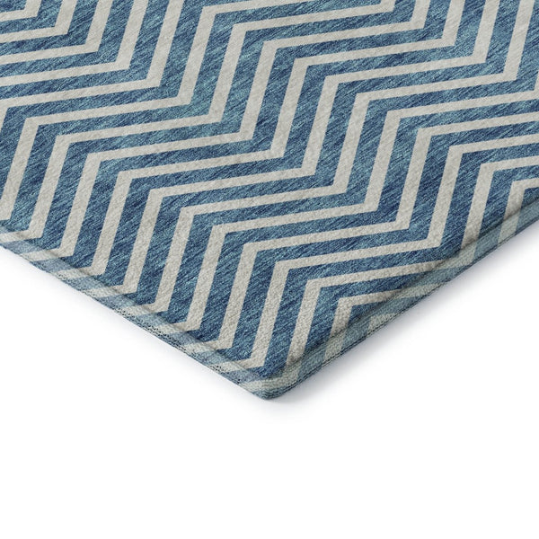HomeRoots 8' Teal and Ivory Chevron Round Rug - Stylish, Washable, UV-Protected for Homes with Kids & Pets 674272