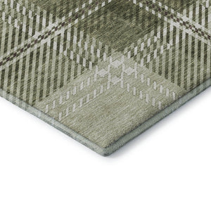 HomeRoots 8' Artichoke Green & Ivory Plaid Washable Round Rug - Stain-Resistant with UV Protection for Durability 674284