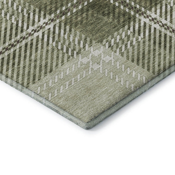HomeRoots 8' Artichoke Green & Ivory Plaid Washable Round Rug - Stain-Resistant with UV Protection for Durability 674284