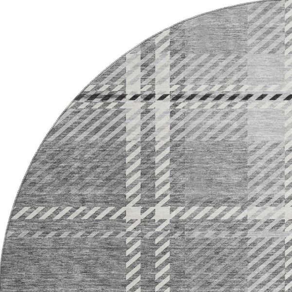 HomeRoots 8' Gray and Ivory Plaid Washable Round Rug - Durable, UV-Protected, Easy-Clean for Family Homes 674314