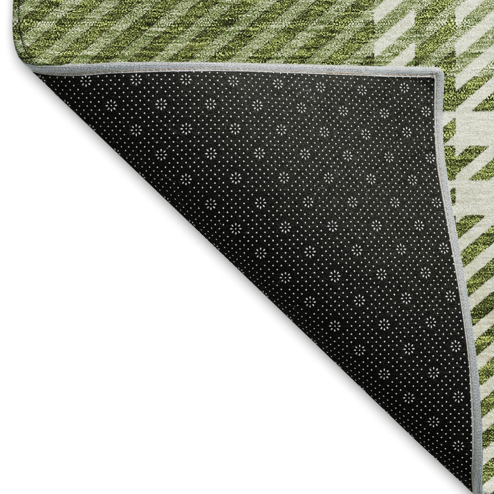 HomeRoots 5' X 8' Green and Ivory Plaid Area Rug - Durable, Washable, UV-Protected for Stylish Everyday Living 674319