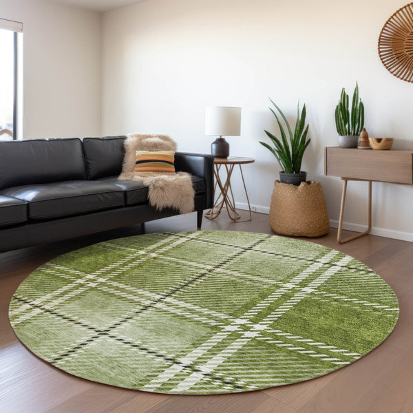 HomeRoots 8' Green and Ivory Plaid Round Rug – Durable, Stain-Resistant, UV Protected for Timeless Elegance 674320