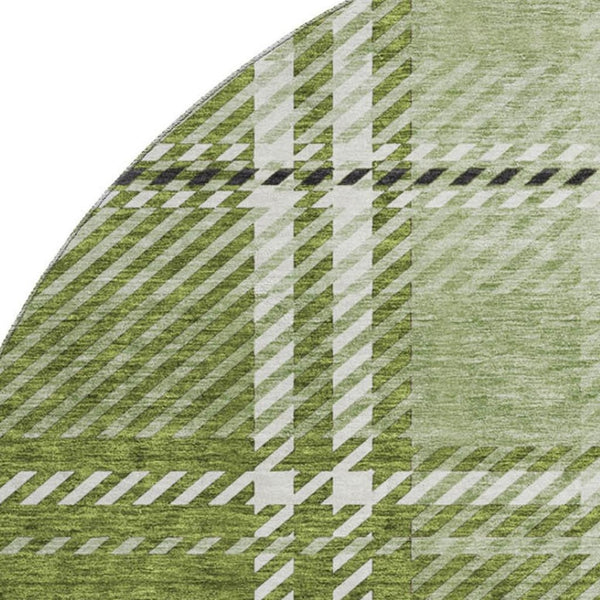 HomeRoots 8' Green and Ivory Plaid Round Rug – Durable, Stain-Resistant, UV Protected for Timeless Elegance 674320