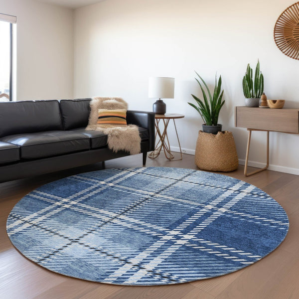HomeRoots 8' Navy Blue and Ivory Plaid Round Rug - Washable, UV-Protected, Perfect for High-Traffic Areas! 674326