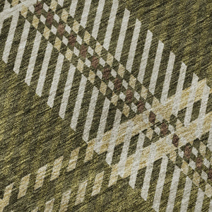 HomeRoots 8' Olive Green Beige Ivory Plaid Round Rug - Durable, Stain-Resistant, UV Protected for Busy Homes 674332