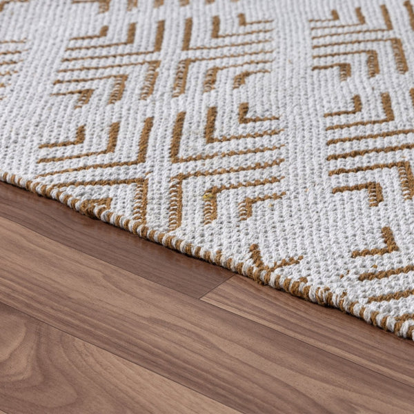 HomeRoots Diamond Hand-Woven Area Rug - Artisan Crafted, Unique Design for Cozy Living Spaces, 108"x144" 674528